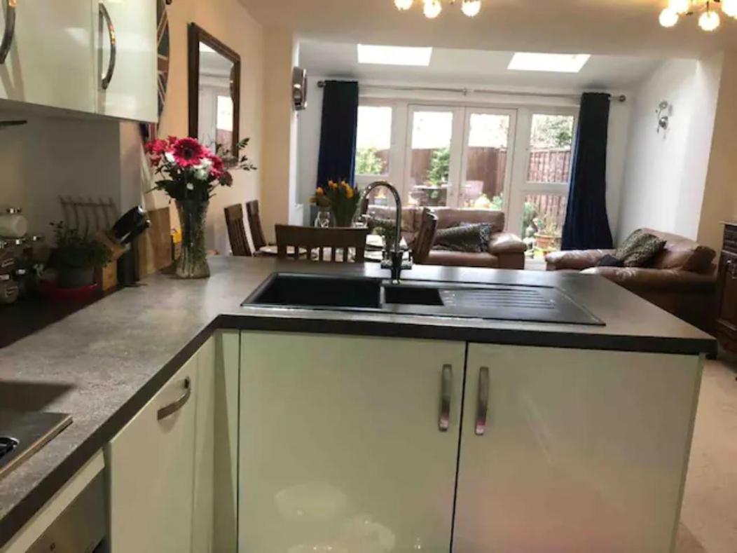 4 Bedroom House In Seaside Town 利特尔 外观 照片